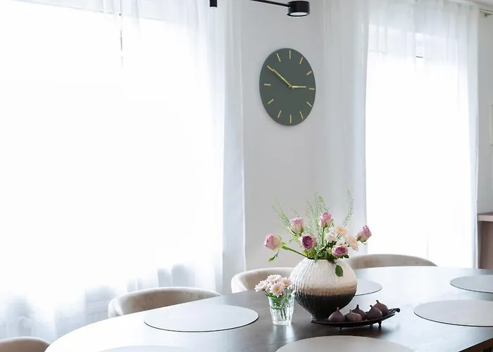 Modernes Mit 3 Schlafzimmern Und Grosser Terrasse