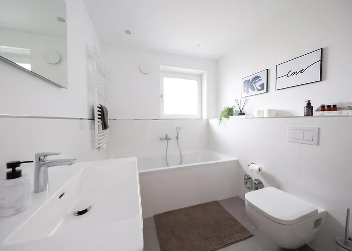 Modernes Mit 3 Schlafzimmern Und Grosser Terrasse 公寓 Unterschleißheim